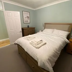 Spacious And Bright 1 - Bedroom Unit Ilkley